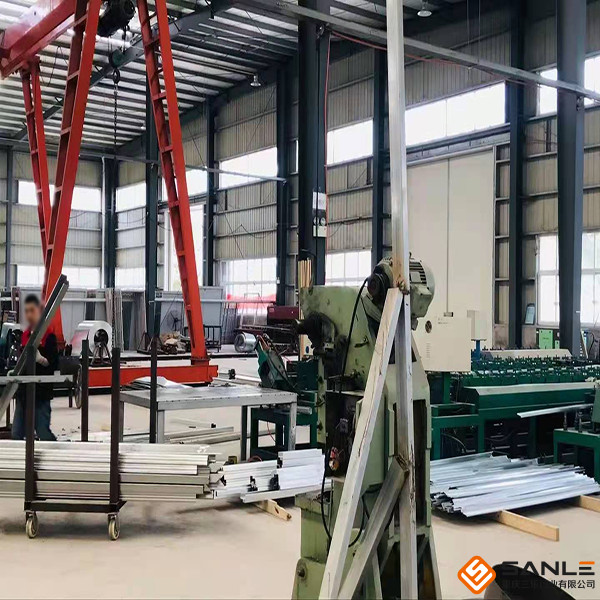 三樂防火門窗工廠內(nèi)實(shí)景
